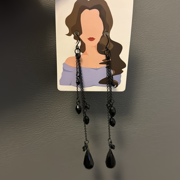 Great Deal Gorgeous Earrings - Picture 3 of 4